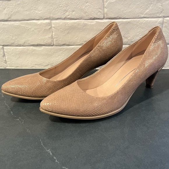 Ecco sz 38 US 7-7.5 taupe leather snake embossed pointed toe heels - Picture 5 of 12